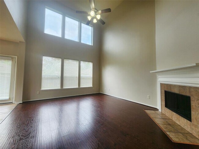 Foto del edificio - 2459 Morgan Ridge Ln