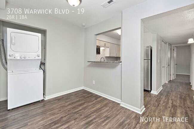 Foto del edificio - 3708 Warwick Blvd