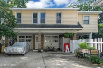 Building Photo - 308 Hume St