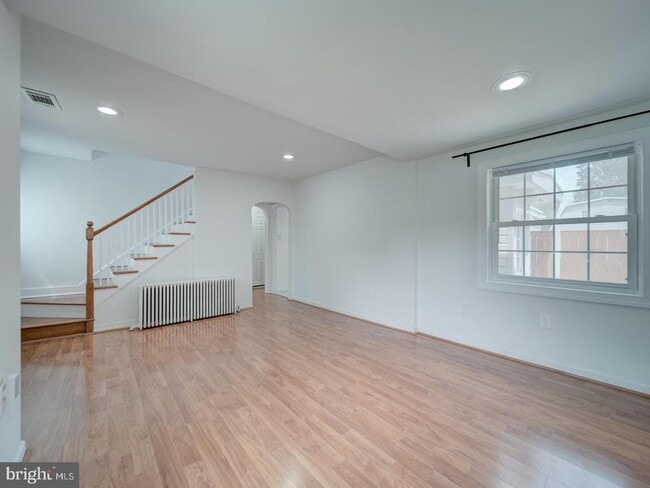 Foto del edificio - 6625 Harrison Ln