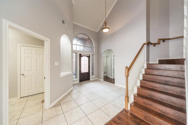 Foto del edificio - 24526 Blane Dr