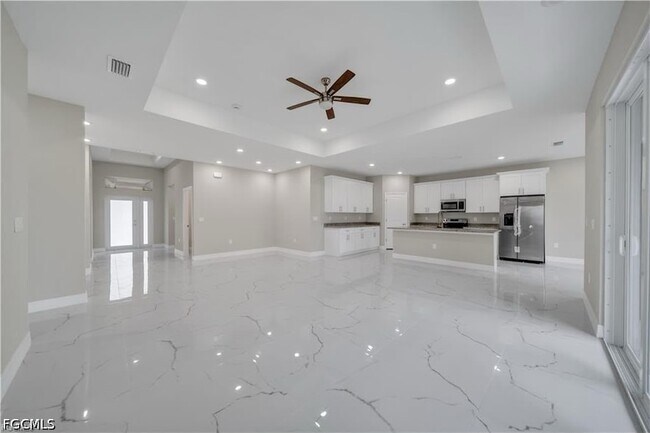 Foto del edificio - 543 McArthur Blvd