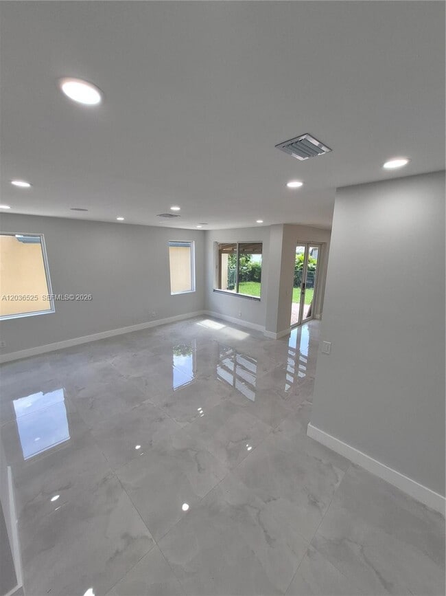 Building Photo - 2176 NW 184th Way