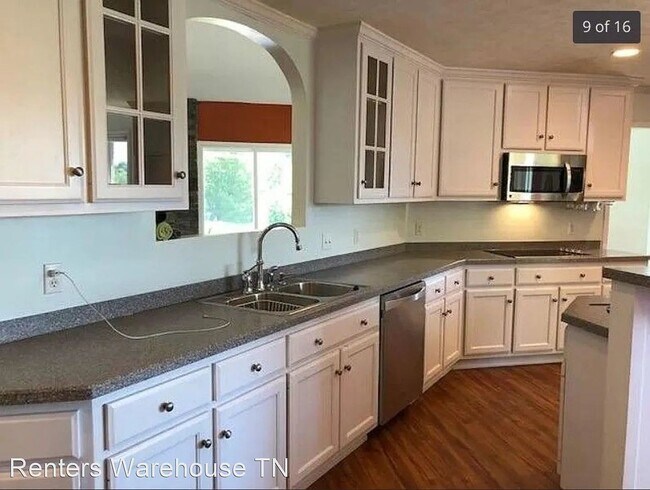 Foto del edificio - 3 bed/3bth with pool and garage. Country l...
