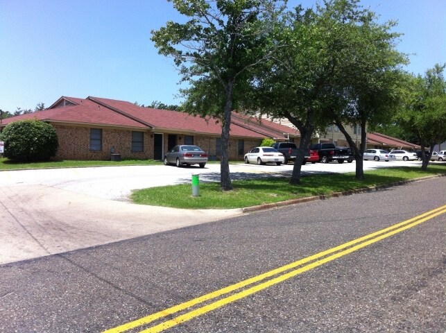 Shady Oaks Apartments Mount Pleasant Tx Building Photo Shady Oaks Apartments