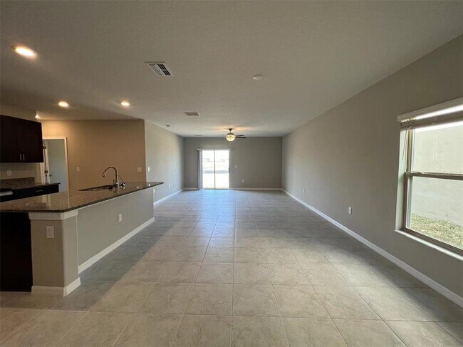 Foto del edificio - 15621 Spice Key St