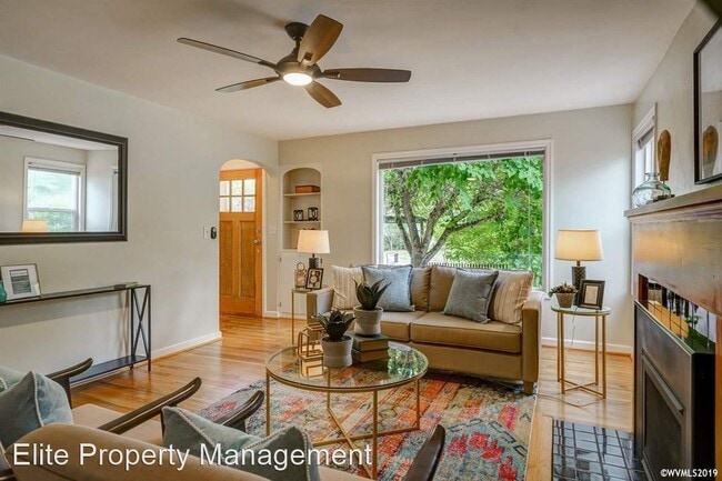 Building Photo - 2 br, 1 bath House - 528 NW 17th St