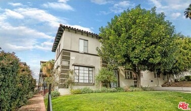 Building Photo - 127 Catalina St