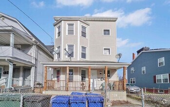 Building Photo - 767 Maple St