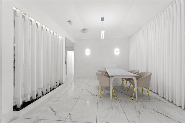 Building Photo - 1403 Carriage Ln