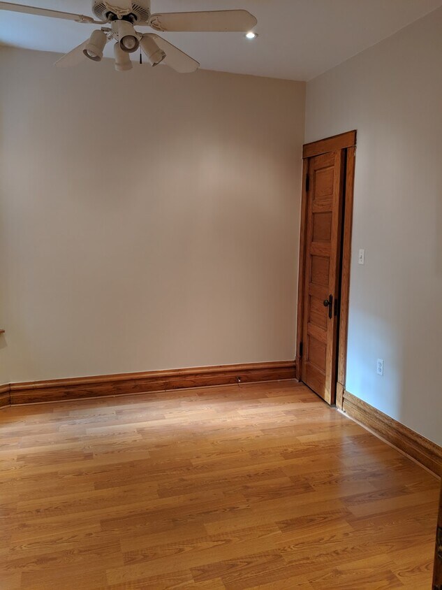 Foto principal - 2731 N Kedzie Ave