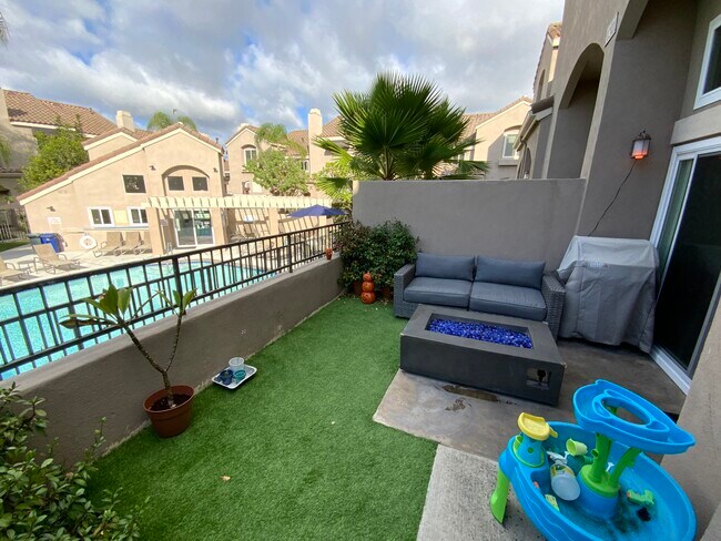 Foto del edificio - 1321 E Grand Ave