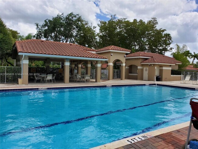 Foto del edificio - 1565 Springside Dr