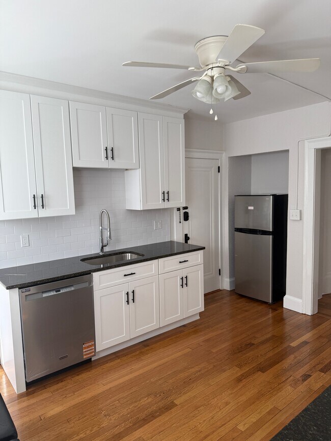 Foto del edificio - 85 Dover Rd