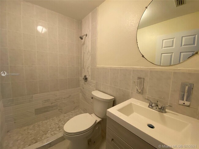 Foto del edificio - 3323 SW 23rd Terrace