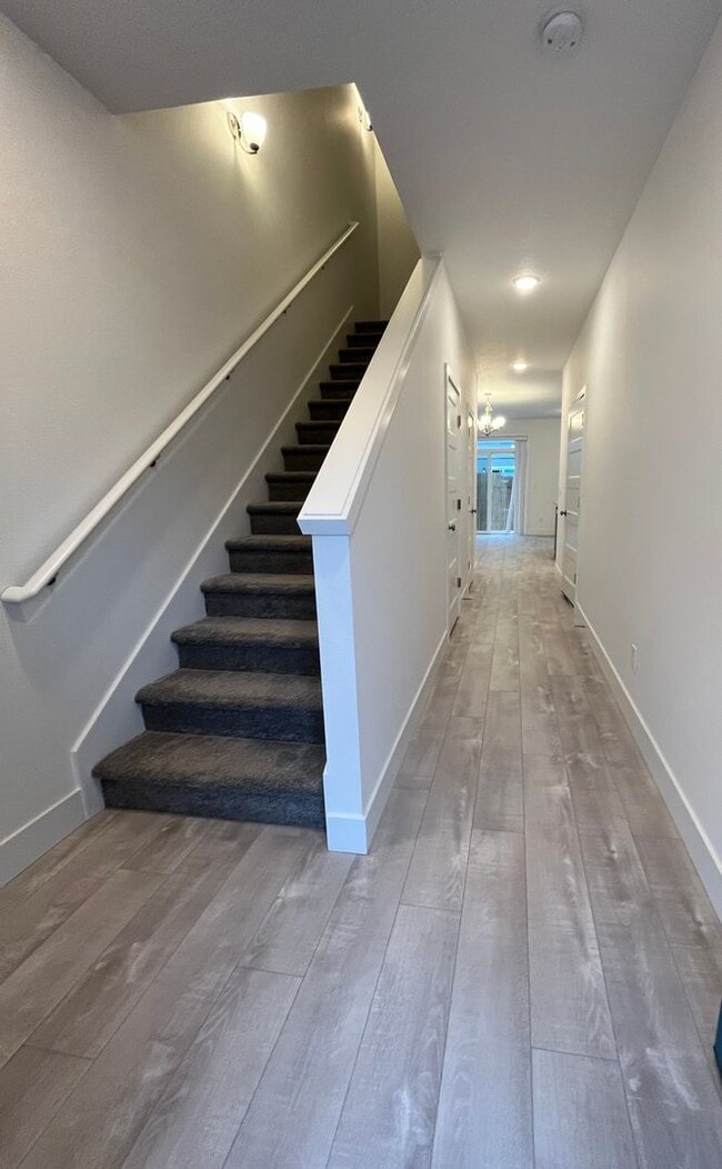 Foto del edificio - 1550 E 3rd St