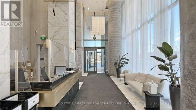 Building Photo - 950 Portage Pkwy