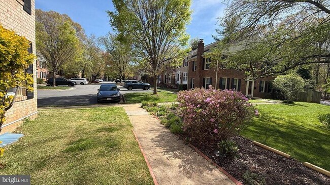 Foto del edificio - 11951 Heathcote Ct