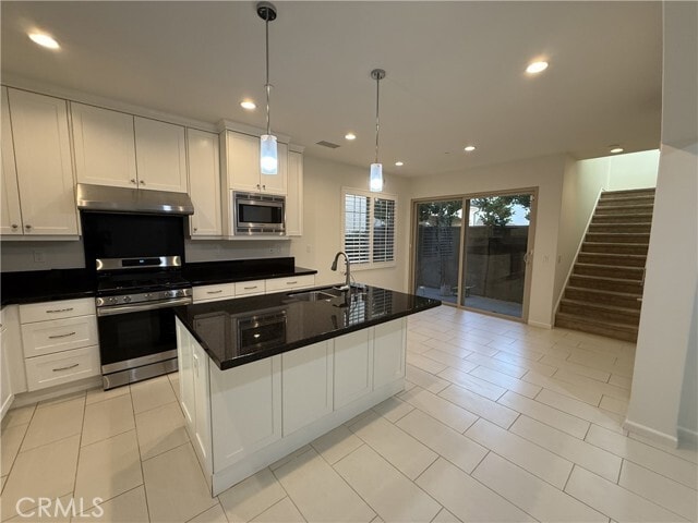 Building Photo - 62 Strawberry Grove