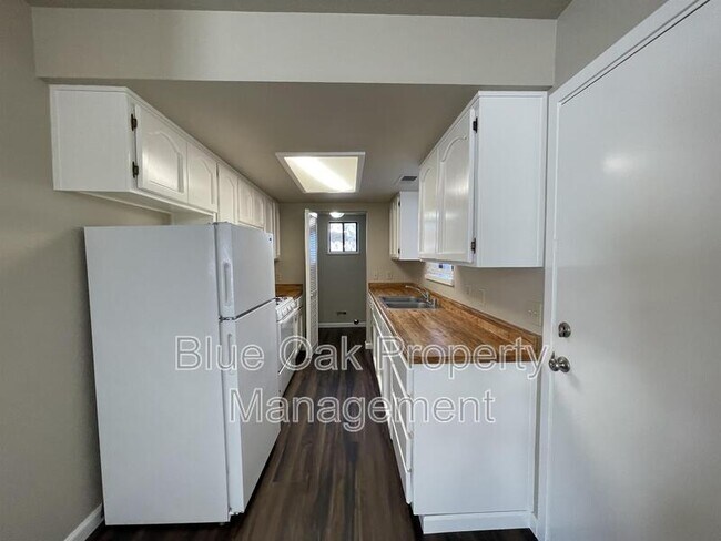 Foto del edificio - 2811 Morseman Ave