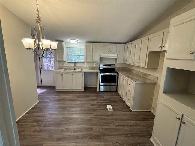 Building Photo - 16506 Leafy Meadow Dr