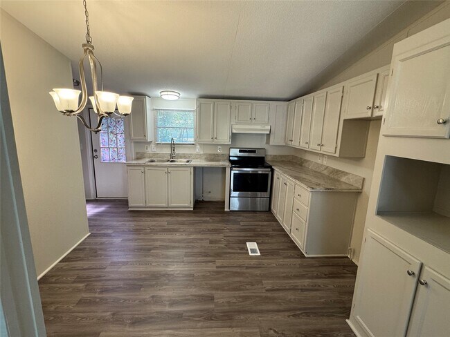 Foto del edificio - 16506 Leafy Meadow Dr