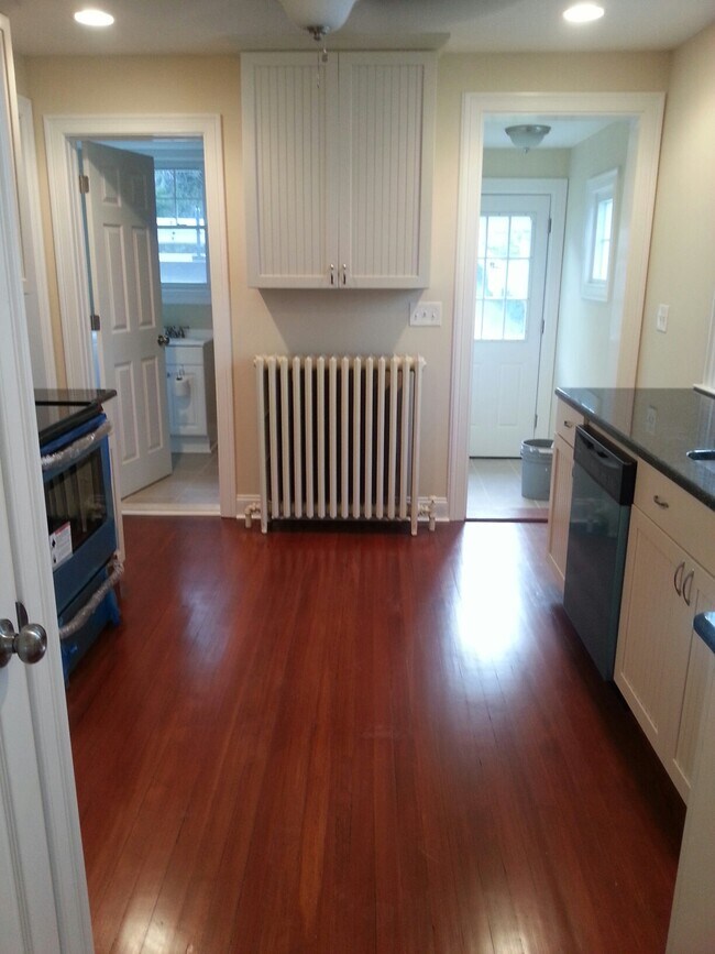 Foto del edificio - 356 Townsend Ave