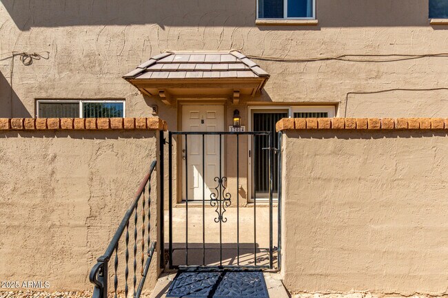 Building Photo - 17014 E Calle Del Oro