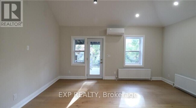 Building Photo - 875 Millwood Rd