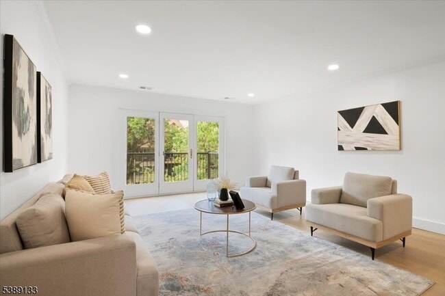 Foto del edificio - 60 Mews Ln