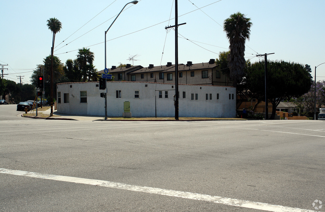 Primary Photo - 432 N Centinela Ave