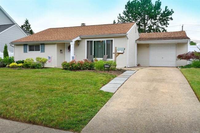 Building Photo - 4155 Harriet Rd