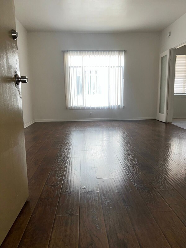 Building Photo - 615 Normandie Ave