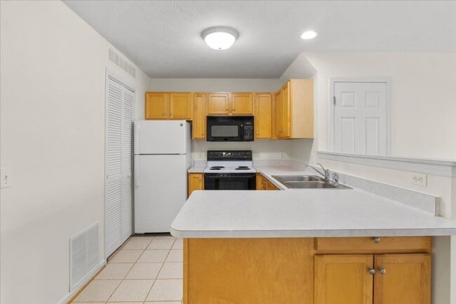 Interior Photo - Summit Knolls Apartments