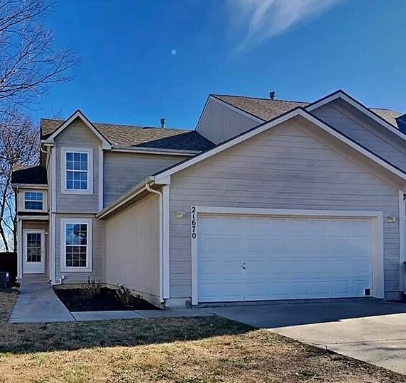 21670 S Main St, Spring Hill, KS 66083 Townhome Rentals in Spring Hill KS