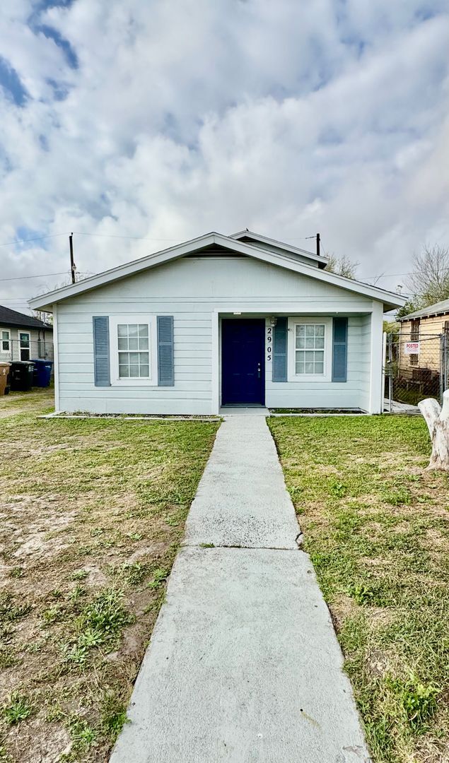 Foto del edificio - Spacious 4 Bedroom / 3 Bath Home for Rent – Westside Corpus Christi (Section 8 Welcomed)