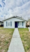 Building Photo - 2905 Rogers St