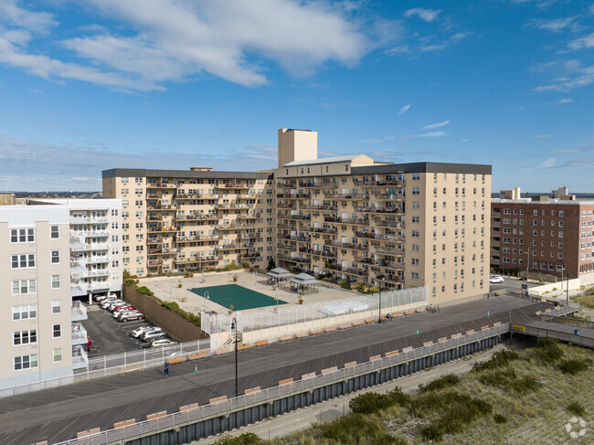 Building Photo - Neptune Towers