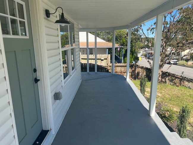 Building Photo - 14 Yawmeter Dr