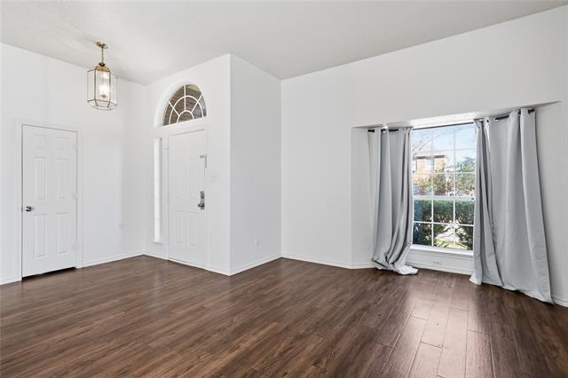 Foto del edificio - 2226 McIntosh Dr