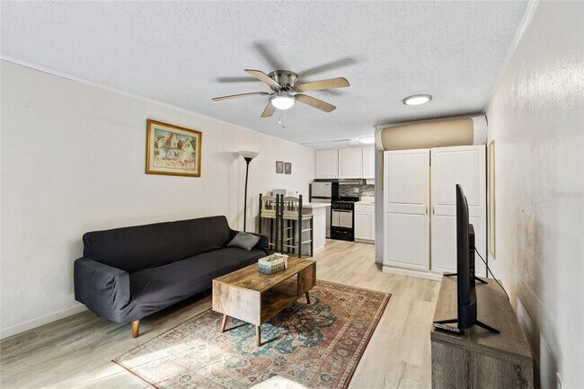Foto del edificio - 2490 SW 14th Dr