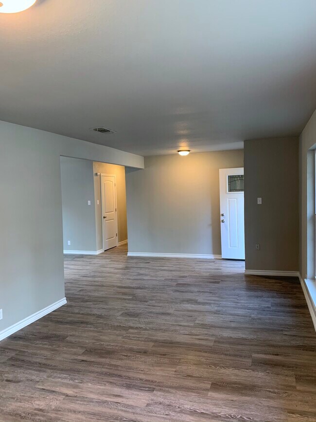 Building Photo - 6426 Ridge Pass Dr