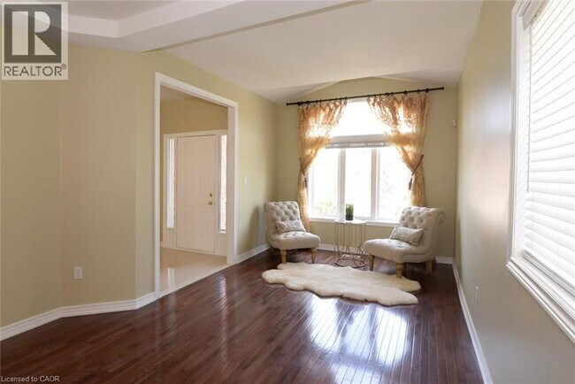 Building Photo - 24 Bosworth St