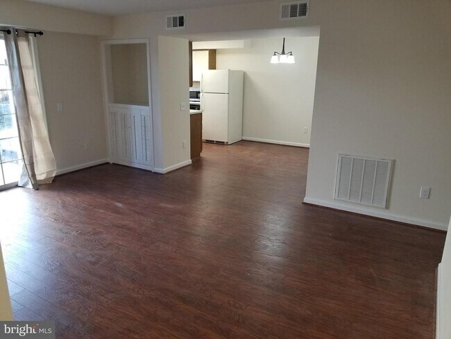 Foto del edificio - 105 Fort Evans Rd SE