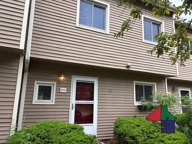 Building Photo - Elegant 3-Bedroom Townhouse in South Burli...