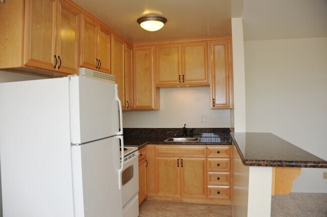 Kitchen - 540 Avenue C