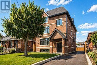 Building Photo - 112 Algoma St