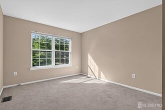 Building Photo - 201 Waldorf Dr