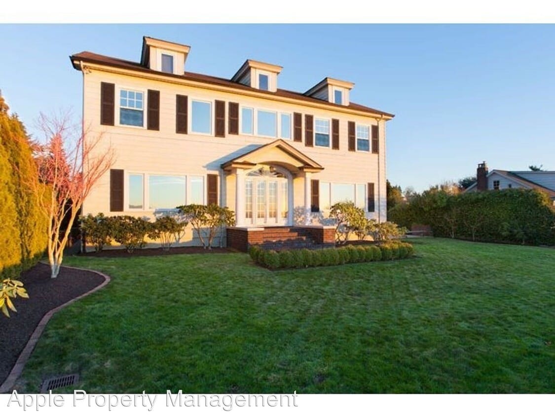 Foto principal - 3233 Magnolia Blvd W