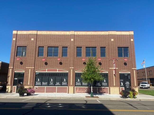 the whole street side second floor windows are included in this beautiful apartment - 20721 Holyoke Ave